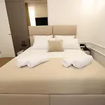 Din Luxury Apartman *