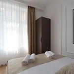 Din Luxury Apartman *