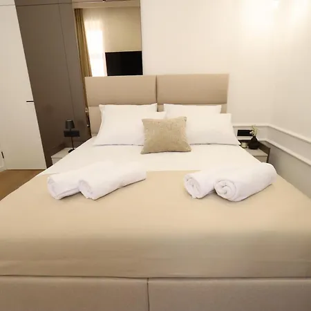 Din Luxury Apartmán *