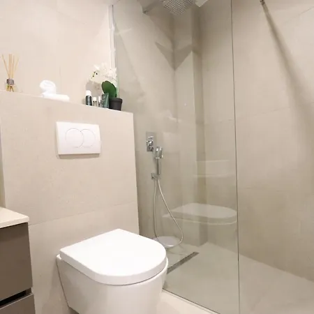 Apartamento Din Luxury *