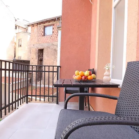 Din Luxury Apartmán