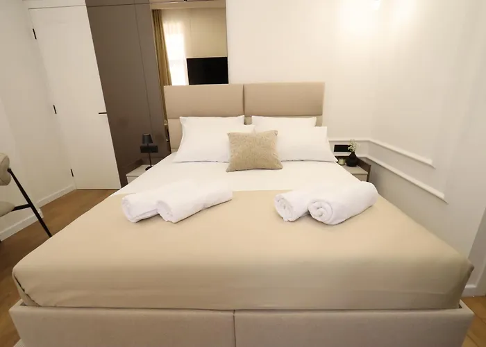 Din Luxury Apartamento *